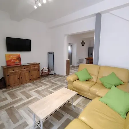Vakantiehuis Maison De Village Avec Terrasse Proche Plages