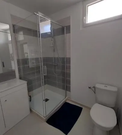 Maison Familiale 8 Pers - Calme Centre Village - Terrasse Tropezienne Proche Plages بيت للعطل