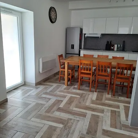 Vakantiehuis Maison De Village Avec Terrasse Proche Plages *