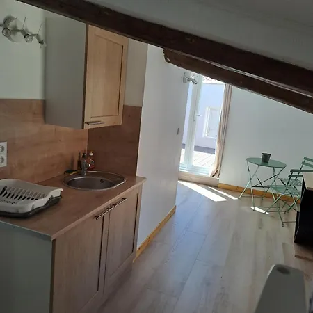 Vakantiehuis Maison De Village Avec Terrasse Proche Plages Lespignan