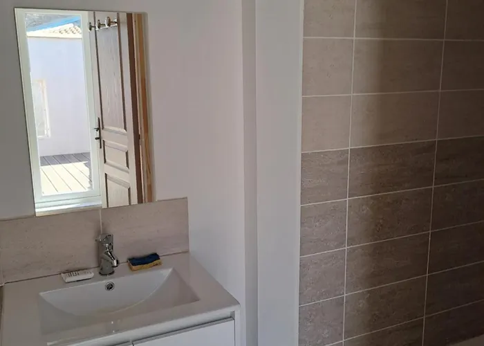 Maison De Village Avec Terrasse Proche Plages *